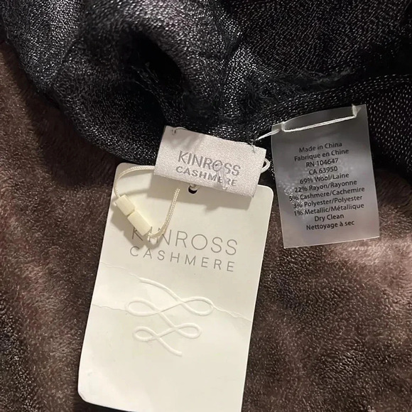 Kinross cashmere scarf lightweight black NWT - Picture 10 of 15